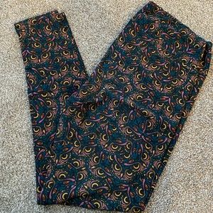 Lularoe owl leggings tall and curvy
